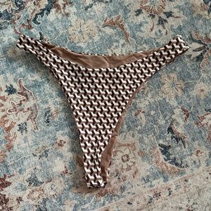 Capri Thong - Husk Geo - Husk Geo / V